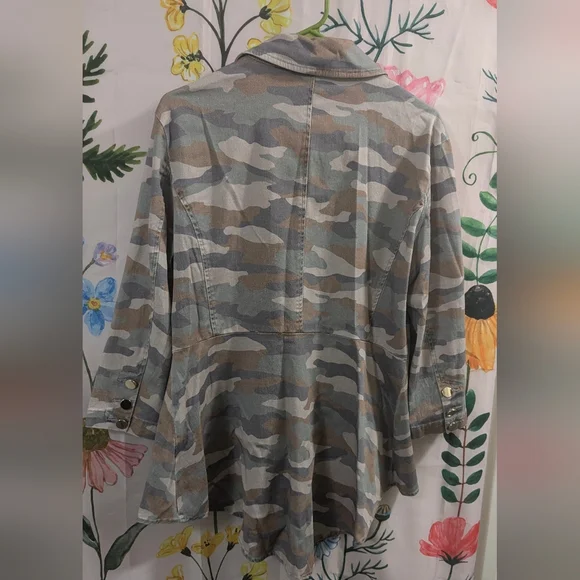 NWOT Venus Camo Jacket - Picture 4 of 9